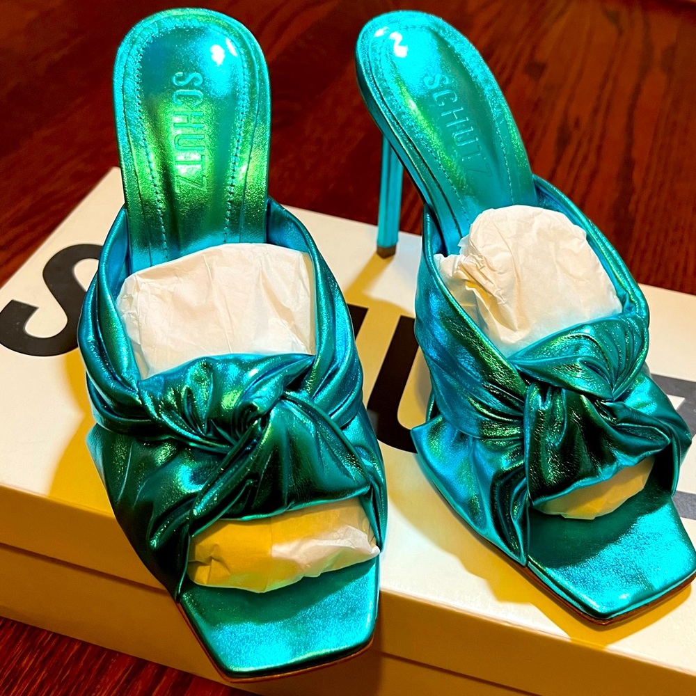 Metallic blue NWT SCHUTZ sandals size 6.5
